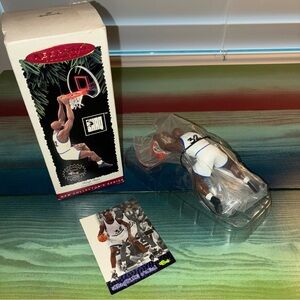 Hallmark Keepsake Christmas Ornament- SHAQ SHAQUILLE O’NEAL “Hoop Stars” 1995